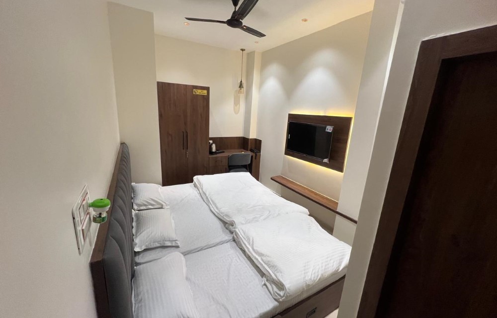 Mahant ji Residency Rooms Pictures